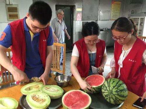 新疆爷爷给吃瓜,传承与创新的甜蜜记忆