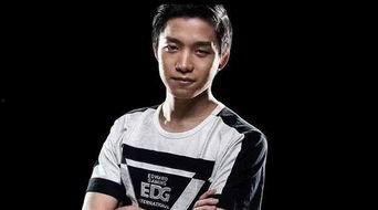 赵厂长吃瓜,一场意外引发的职场风云